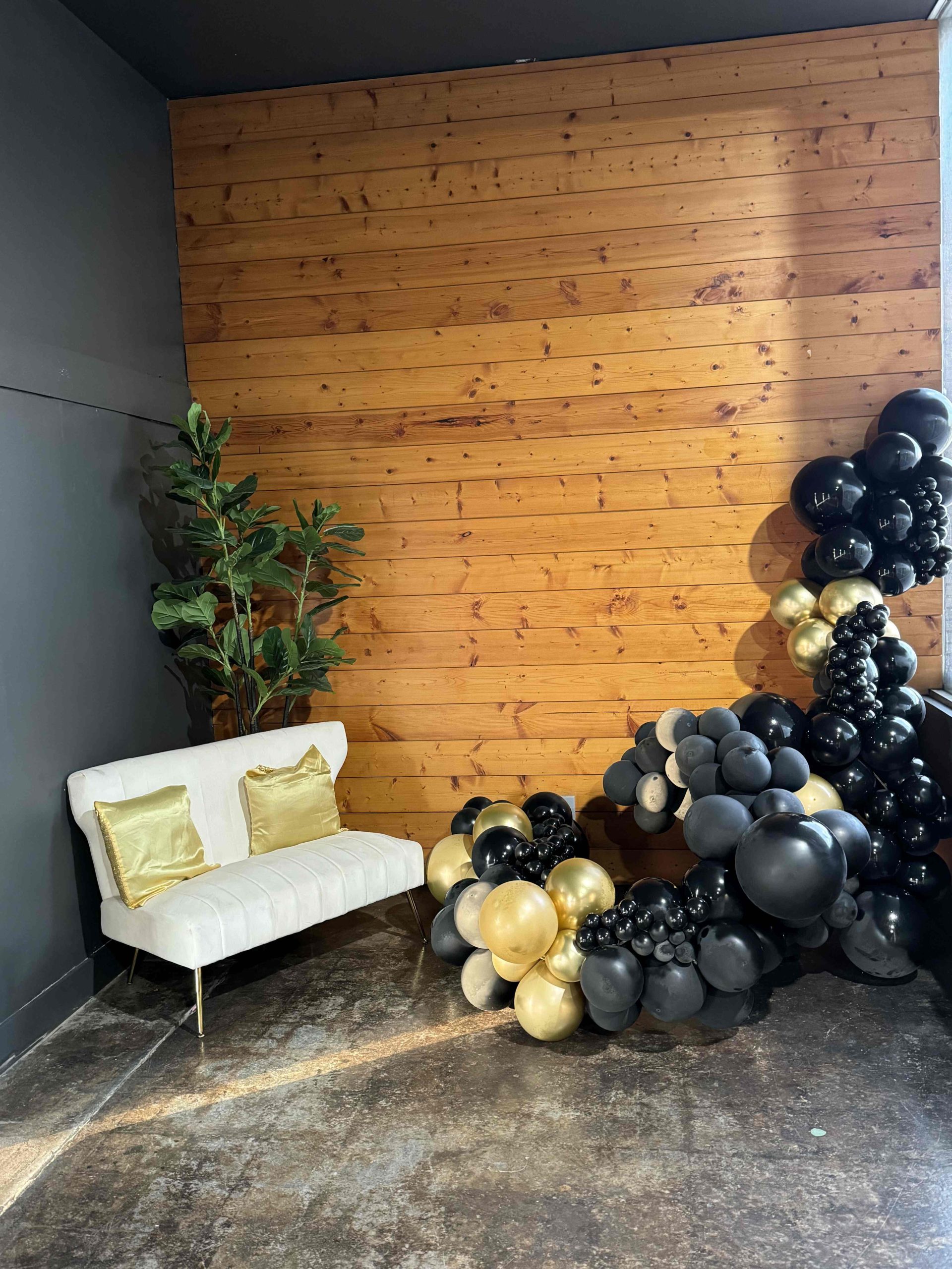 ENSLEY tuxedo ballroom SPACE RENTAL for events birmingham, alabama<br />
rental birmingham